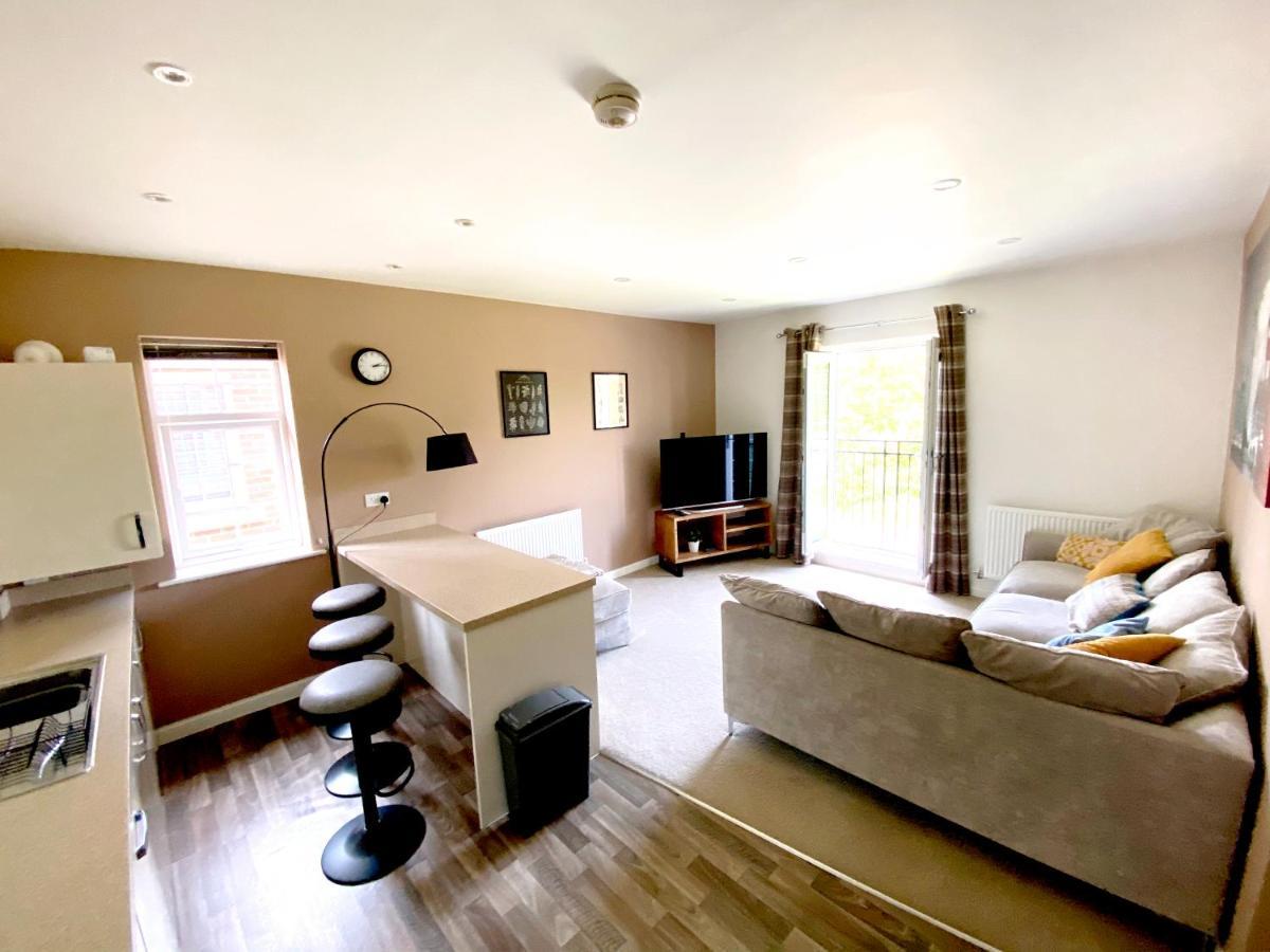 Crowd Luxury * Doncaster
